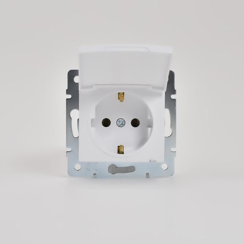 Розетка  KARINA термопласт с заземлением белый LEZARD 707-0288-123B