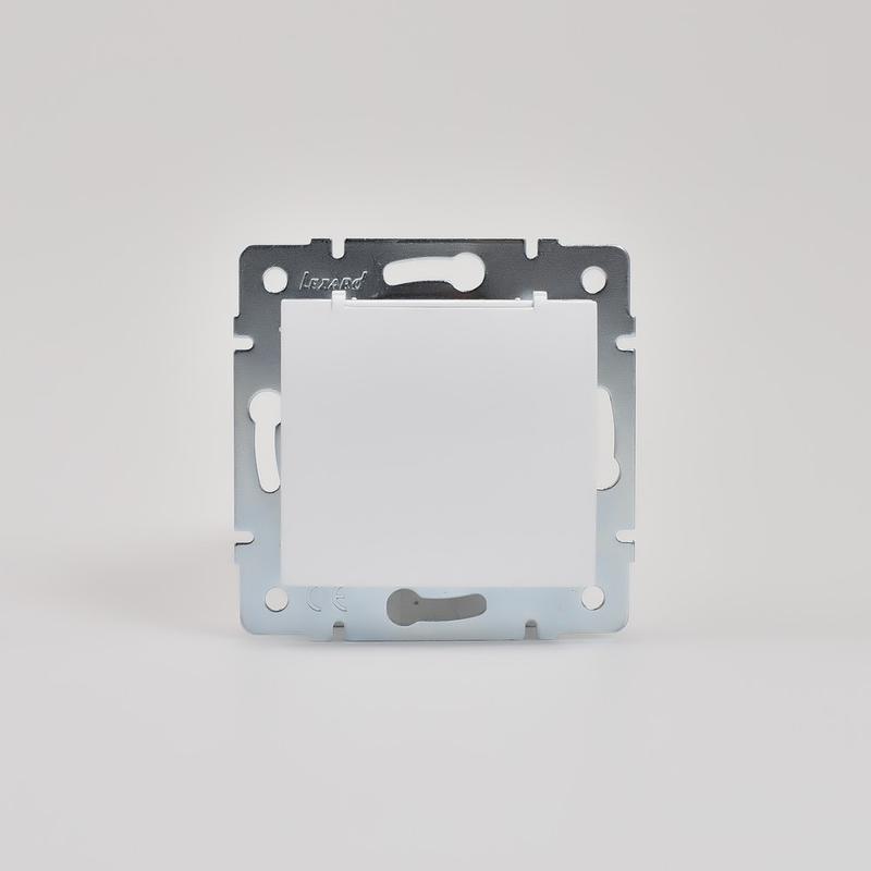 Розетка  KARINA термопласт с заземлением белый LEZARD 707-0288-123B