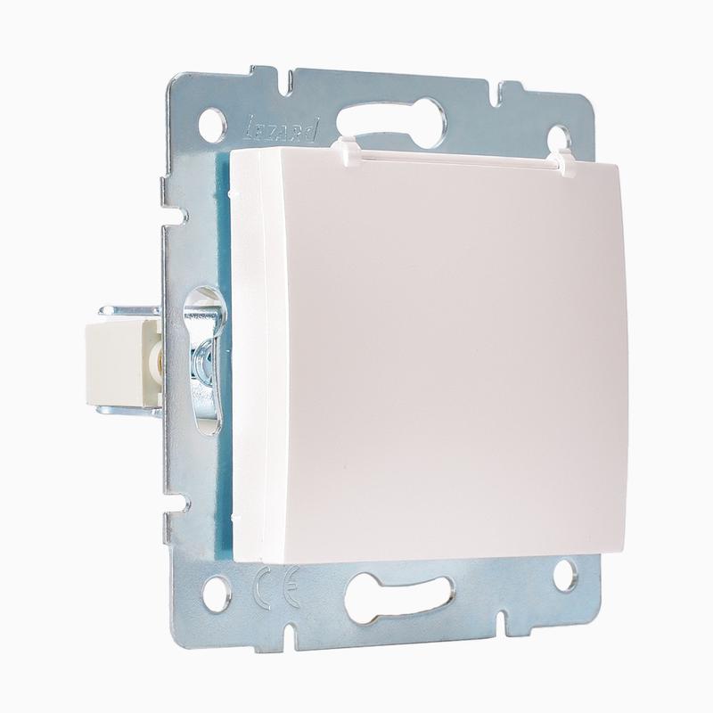 Розетка  Karina с заземлением  термопласт жемчуж./белый перламутр. LEZARD 707-3088-123B