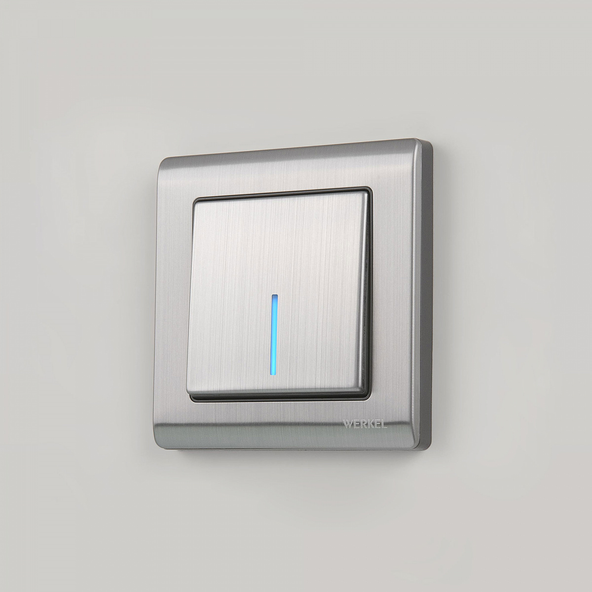 Выключатель одноклавишный проходной с подсветкой глянцевый никель W1112102